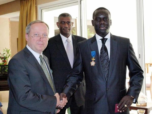 CROIX DU MERITE POLONAISE POUR LE PRESIDENT DU CONSEIL REGIONAL DE DAKAR