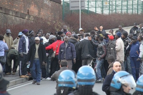 Photos-VIDEOS : La colère des modou-modou après l'assassinat de deux sénégalais par un italien à Florence