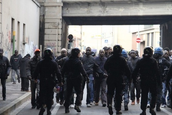 Photos-VIDEOS : La colère des modou-modou après l'assassinat de deux sénégalais par un italien à Florence