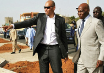 Inauguration - Wade et Karim singent les Diouf : Père forage, fils moulin