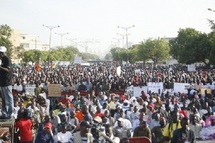 Dernière minute: L’opposition brave l’interdiction d’Ousmane Ngom et se rue vers la Place de l’Obélisque