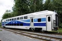 Petit train de Banlieue : Me Wade réceptionne deux rames de locomotive climatisées