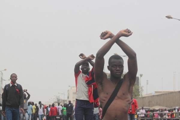 (Exclusif Photos )  Affrontements entre étudiants et forces de l'ordre à Dakar