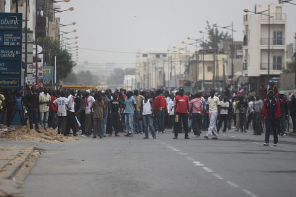 (Exclusif Photos )  Affrontements entre étudiants et forces de l'ordre à Dakar