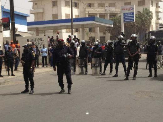 (Photo) Marche du M23 de ce matin : Youssou Ndour galvanise les jeunes