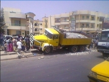 Le camion fou fauche un gamin