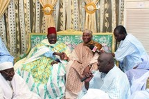 Tivaouane : Serigne Mansour Sy reçoit Abdoulaye Wade dans la discrétion