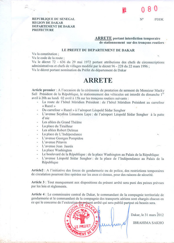 Vers l’interdiction du stationnement sur des routes de Dakar (préfet)