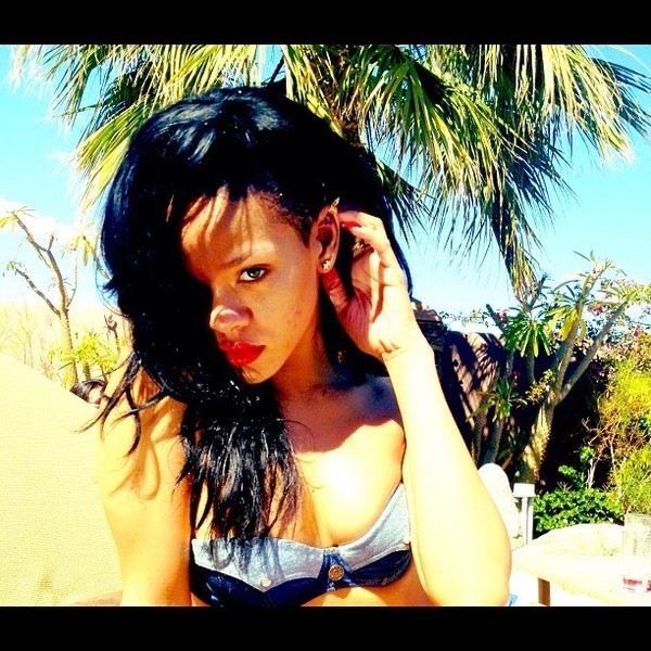 Photo : Rihanna enflamme Twitter !