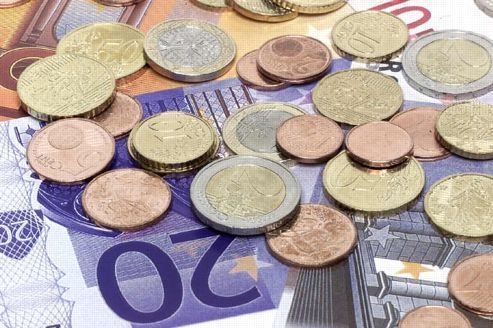 En 2011, la zone euro redresse péniblement ses déficits