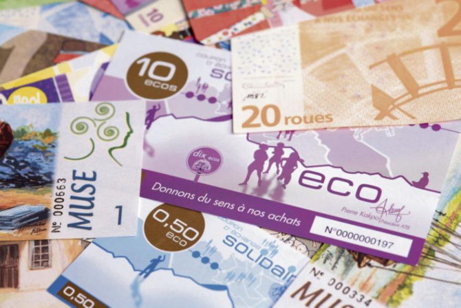Eco: Macky Sall salue la monnaie commune et parle d'une 