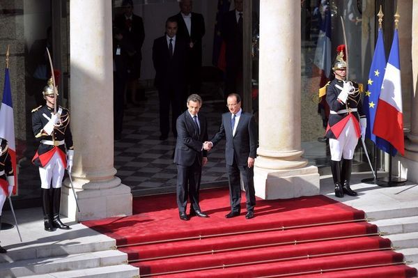 EN IMAGES : La passation de pouvoirs entre Hollande et Sarkozy