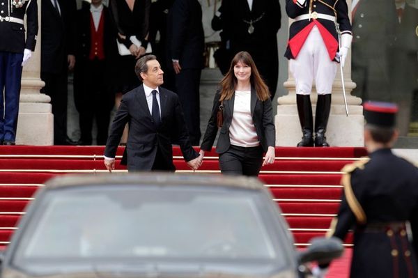 EN IMAGES : La passation de pouvoirs entre Hollande et Sarkozy