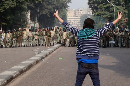 Égypte : l'armée, acteur controversé de la transition