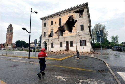 Un nouveau séisme fait au moins huit morts en Italie