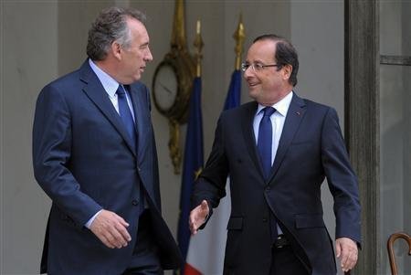 François Hollande consulte les partis avant des sommets mondiaux