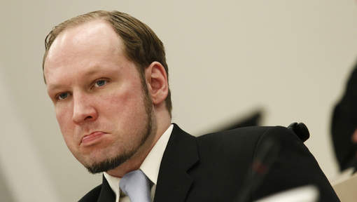 Breivik plaide non coupable et invoque la "nécessité"