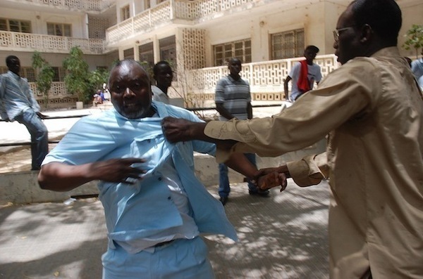 Les images du 23 juin : Agression de Alioune Tine, les choses ont réellement commencé le 22 juin (VIDEO)