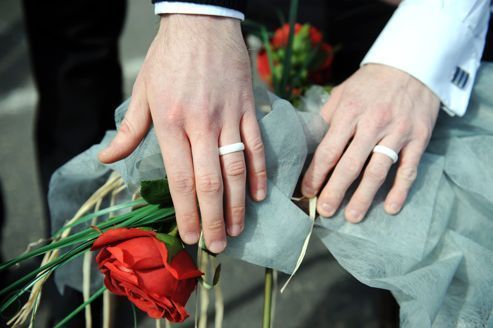 Le gouvernement annonce le mariage gay pour 2013