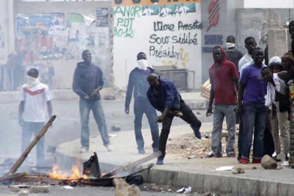 Les étudiants protestent contre la détention de leurs camarades