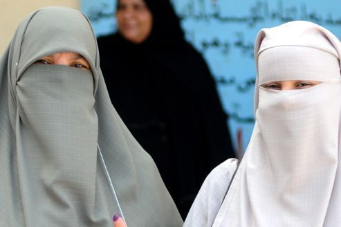 Une chaîne de télévision 100% niqab en Égypte