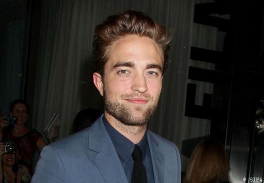 Robert Pattinson: ses soeurs n’aiment pas Kristen Stewart