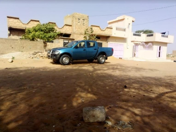 Séries de braquages à Louga: 2 véhicules de services volés en plein couvre-feu