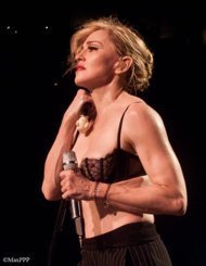 Madonna se déshabille pour Obama !