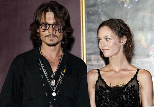 Johnny Depp offre une villa somptueuse à Vanessa Paradis