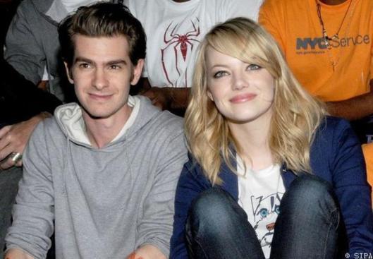 Emma Stone et Andrew Garfield jouent avec les paparazzi