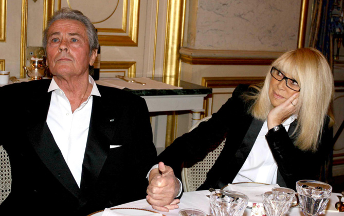 Miss France 2013 : Alain Delon et Mireille Darc présidents du jury