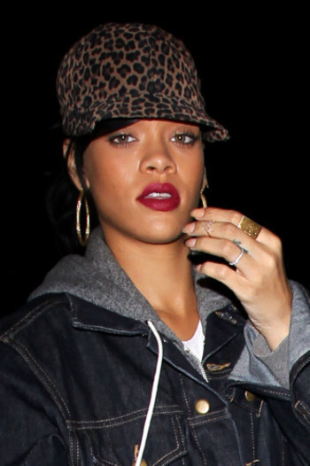 Rihanna gâte Adele