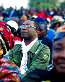 Youssou Ndour rechante le ministre du tourisme et de loisir annonce d’ailleurs un projet d'un concert en Casamance avec tous les chanteurs sénégalais. Ecoutez (rfm)