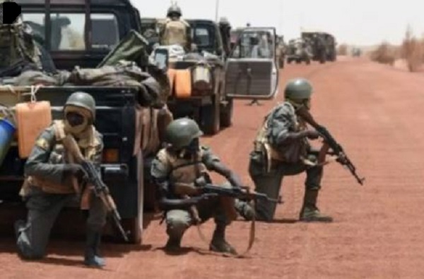 Matinée chaude au Mali: Des coups de feu entendus au camp militaire de Kati, rumeurs sur des enlèvements de hautes personnalités