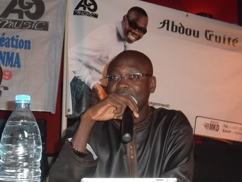 Le professeur Massamba Guèye aux côtés d'Abdou Guité Seck 