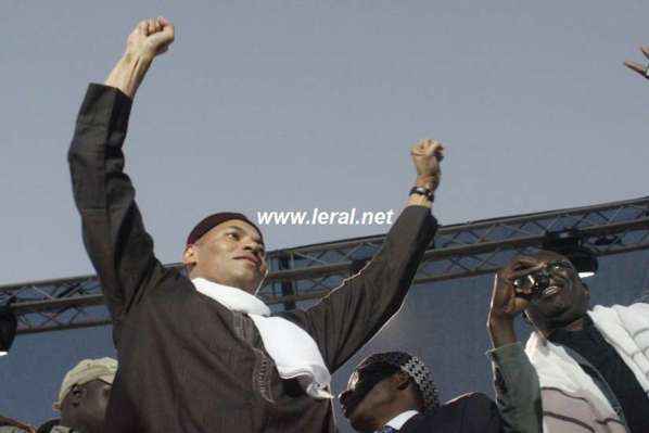 Rassemblement à la place de l’Obélisque hier: Karim ravit la vedette