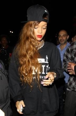 Le look de Rihanna : Trop hot en club avec Chris Brown