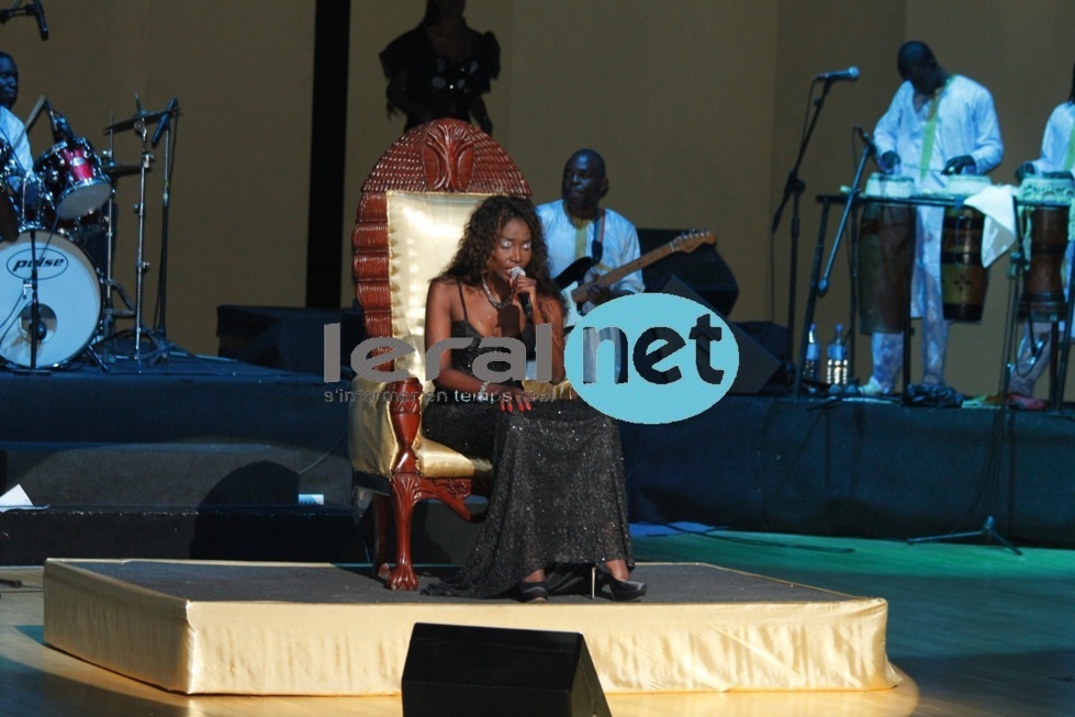 [Photos] Pour l'anniversaire de ses 23 ans de carrière, Coumba Gawlo Seck met le "feu" au Grand Théâtre