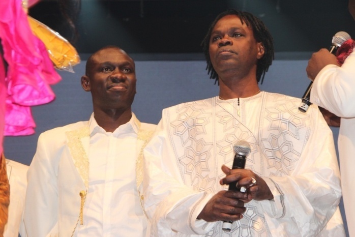 Pape Diouf au "Grand bégué" du Zénith en compagnie de son invité d’honneur Baba Maal