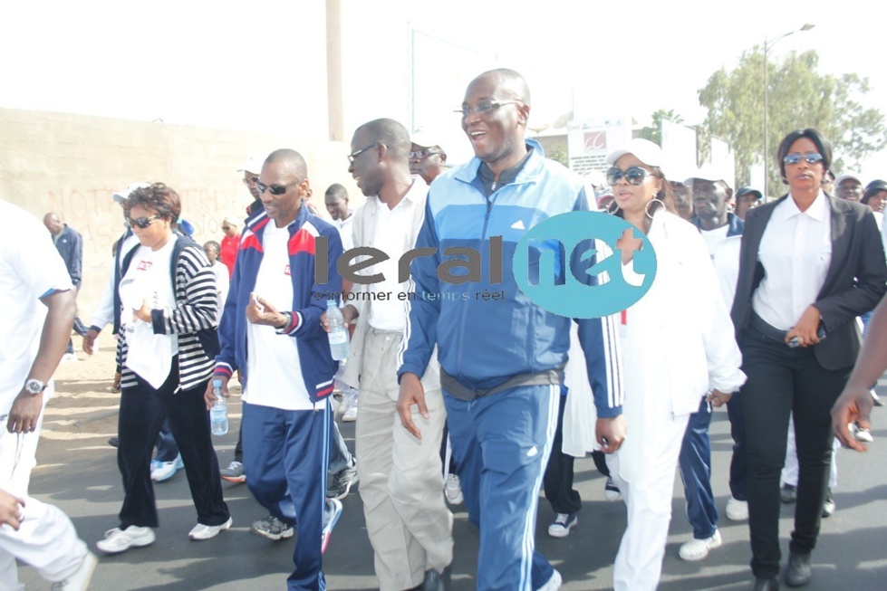 Diouma Dieng Diakhaté en tenue de sport aux côtés de Cheikh Bamba Dièye