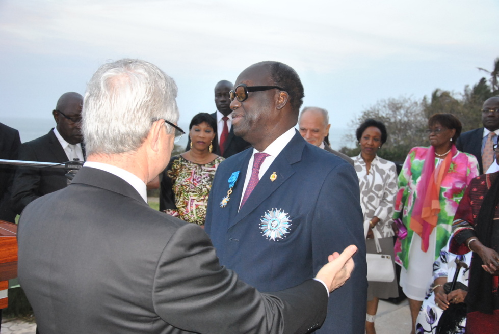 Décoration : Moustapha Niasse fait Grand officier de l’ordre national du mérite français