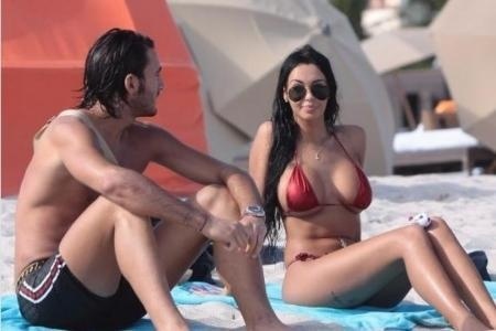 Nabilla a-t-elle couché avec Chris Brown, le mec de Rihanna?