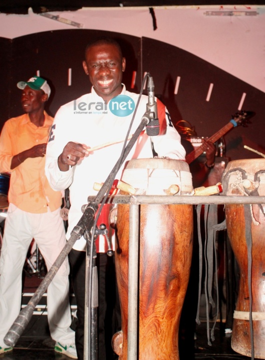 Pape Diouf s'éclate avec son orchestre 