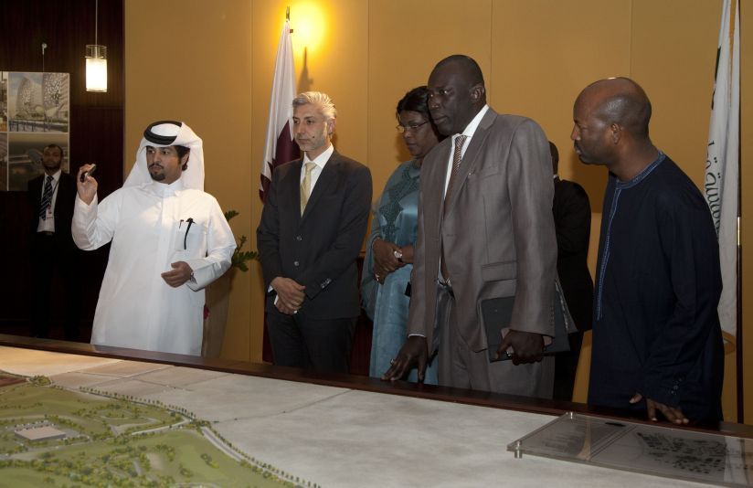 La première Dame Marème Sall visite l'une des plus grandes Fondations du Qatar