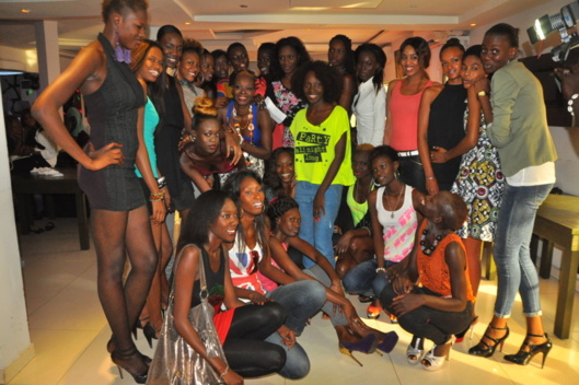 Adama Paris et les mannequins femmes sélectionnées pour le Dakar Fashion week 2013 !