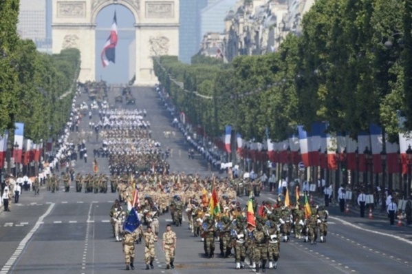 France : Un défilé du 14-Juillet ensoleillé