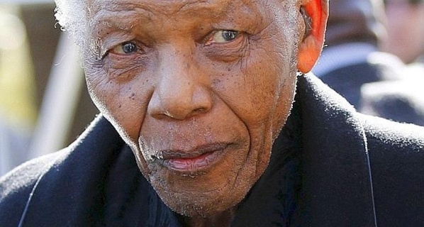 95 ans de Mandela : l'état de santé de Madiba "s'améliore régulièrement"