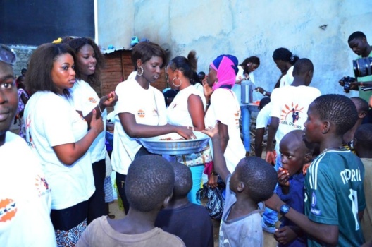 [Photos] Lissa offre de copieux Ndogou aux détenus de Fort B et aux talibés de Liberté 6