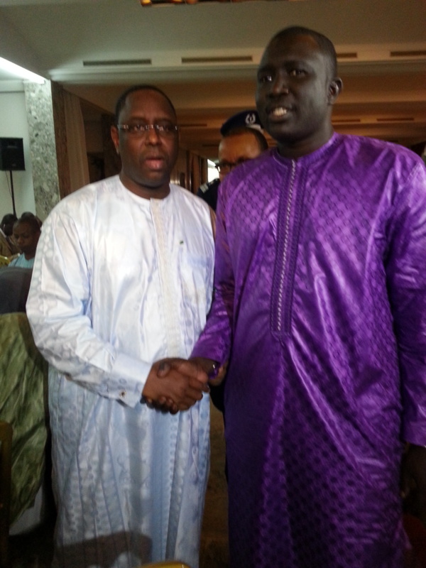 Le fondateur de senxibar.com Alioune Diop et le Président Macky Sall