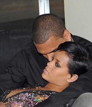 Rihanna s’inquiète du malaise de Chris Brown